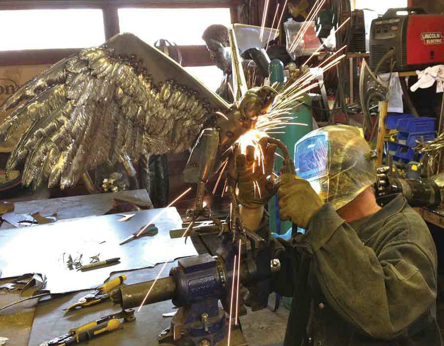 全球钣金新闻-金属制造狂：焊工制作动物的金属钣金-安博站官网登录入口-安博(中国)